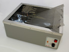 Ratek WB20 Waterbath interior displaying removable protective mesh